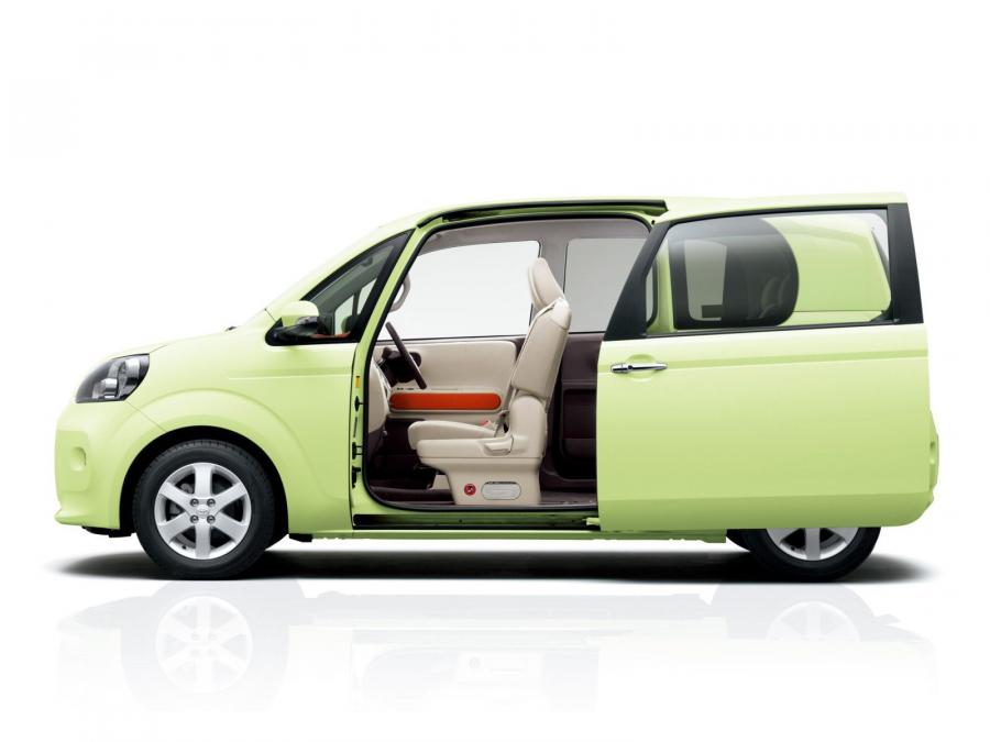 Toyota Porte 2013 года  (фото 9 из 12)